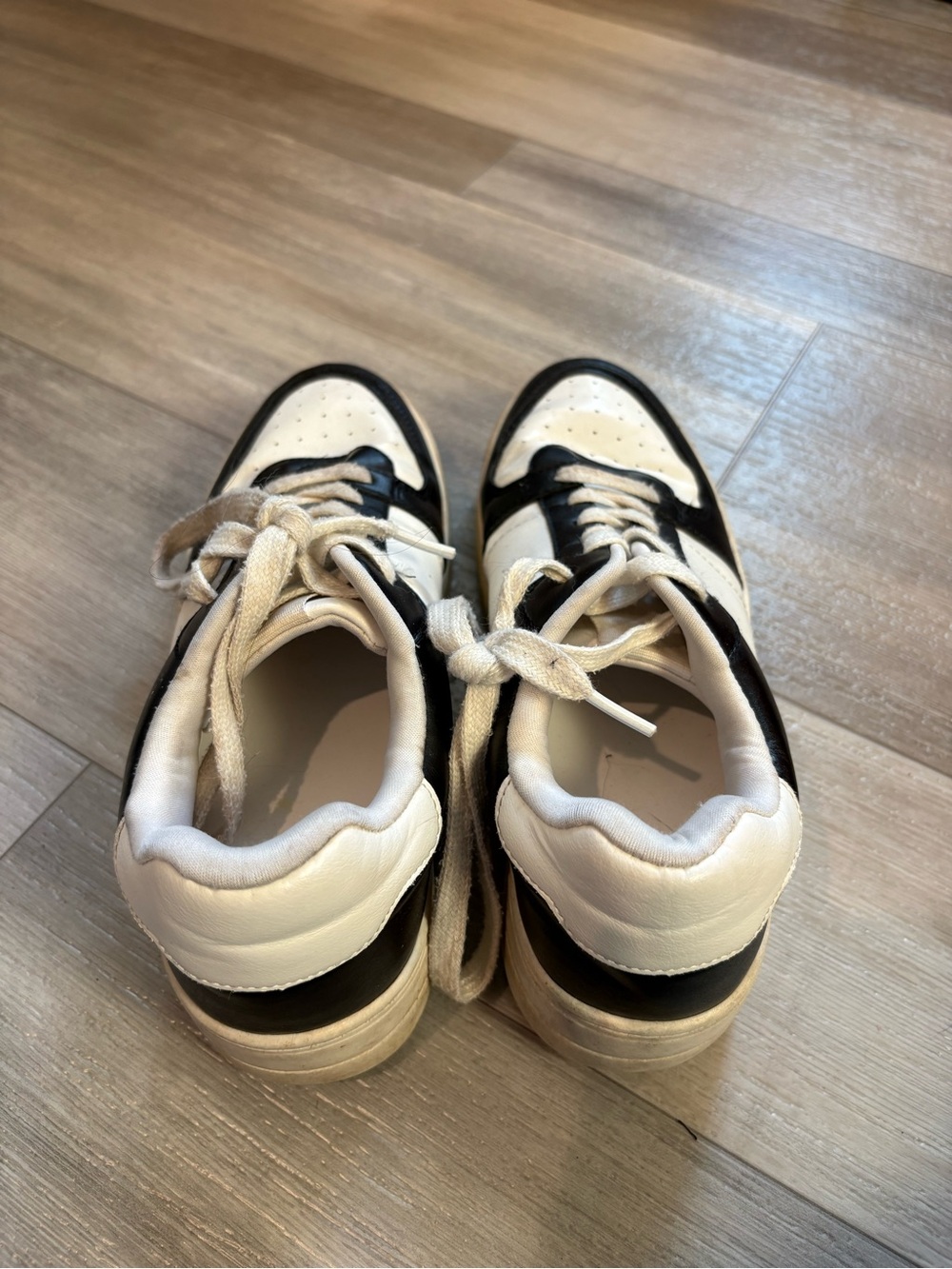 wild fable White and Black Low-Top Sneakers